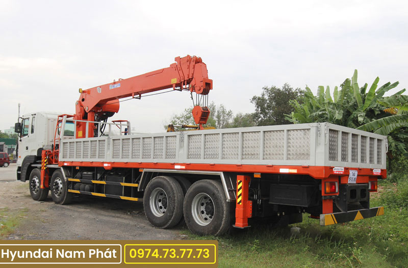 Xe Tải Hyundai 4 Chân HD320 Gắn Cẩu KangLim 10 Tấn KS2605